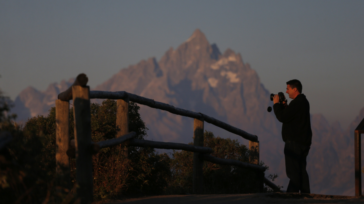 national_park_grand-teton_AP571559856997-1