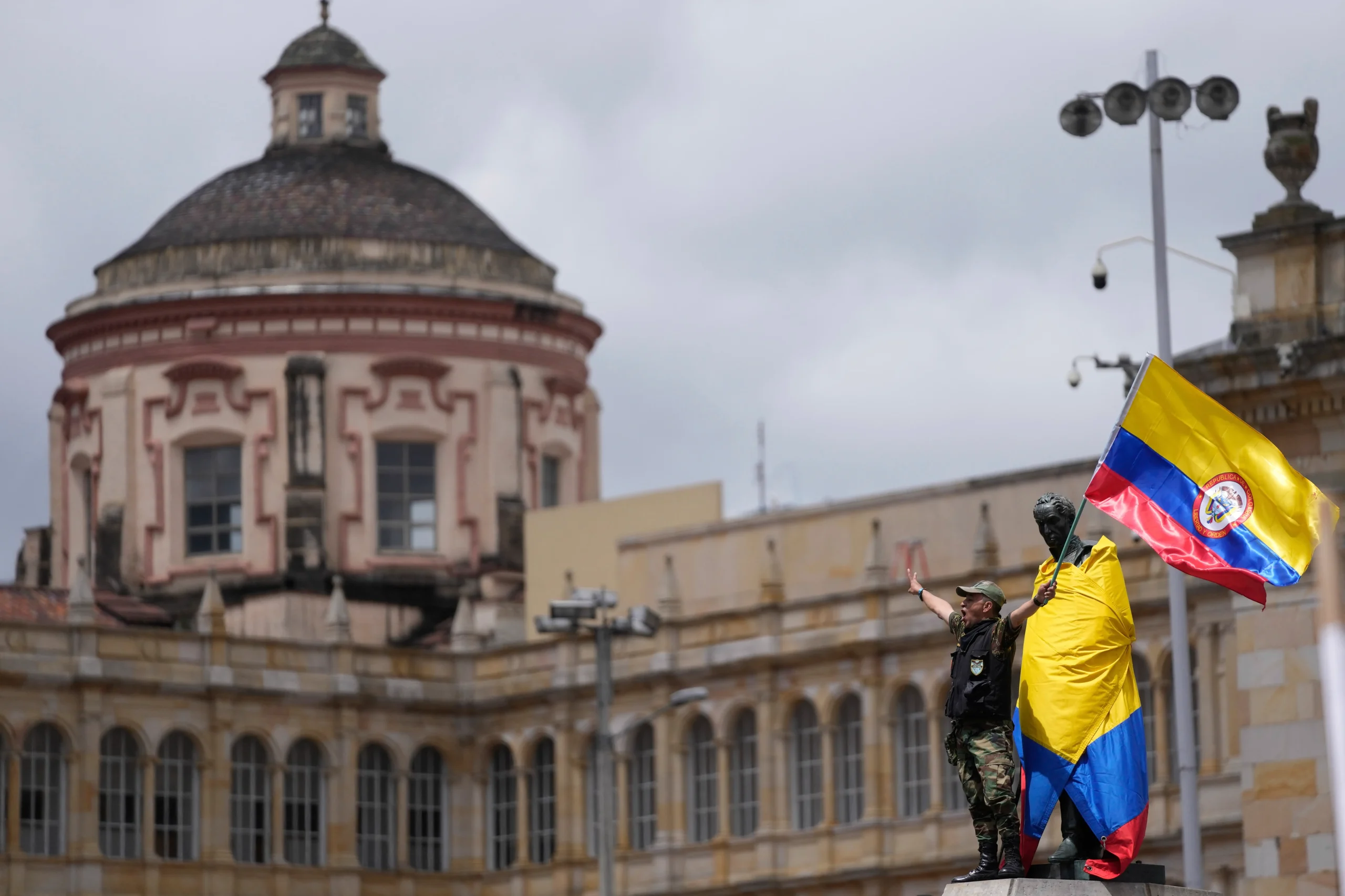 Who is pro-Trump Colombian presidential candidate Aberaldo de la Espriella?