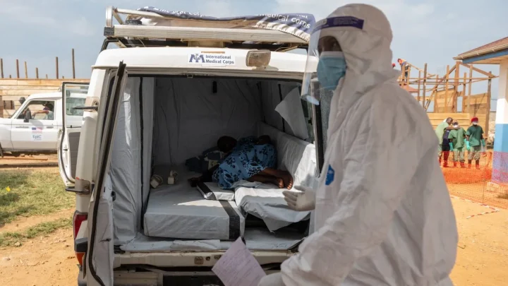 Ebola outbreak zone cases up almost 40 percent in a week