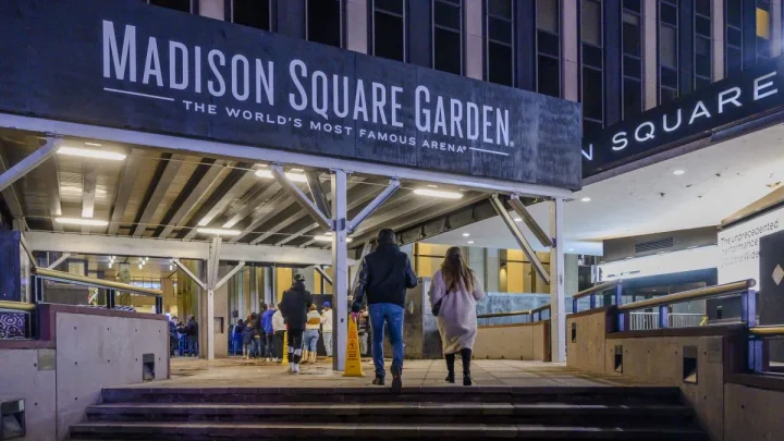 Man attending concert at Madison Square Garden dies after fall: NYPD