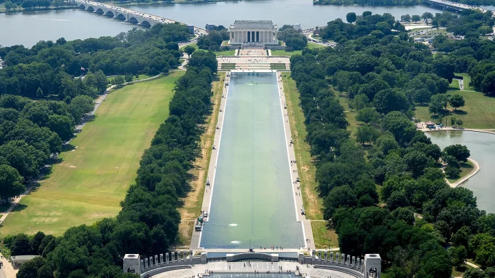 Interior Department compares Reflecting Pool algae to Iran’s navy