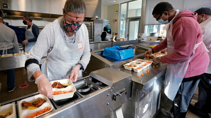 America’s public health programs must cover medically tailored meals