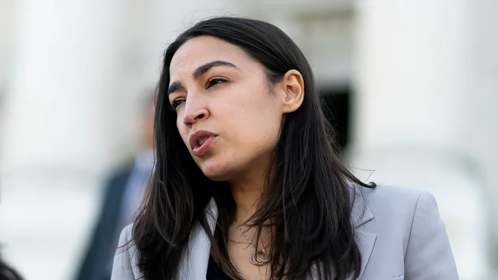 Ocasio-Cortez: Trump administration turned Reflecting Pool ‘into a swamp’