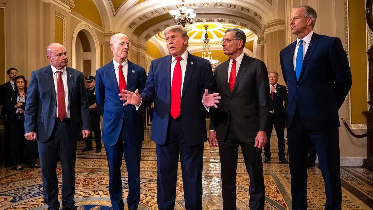 trumpdonald_062426nk15_w