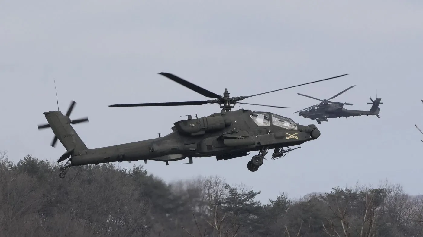 Suspension lifted for Apache helicopter pilots who flew over beaches on July 4