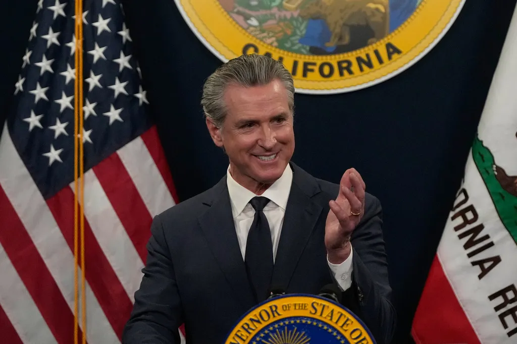 On high gas prices, Newsom tries to deflect the blame