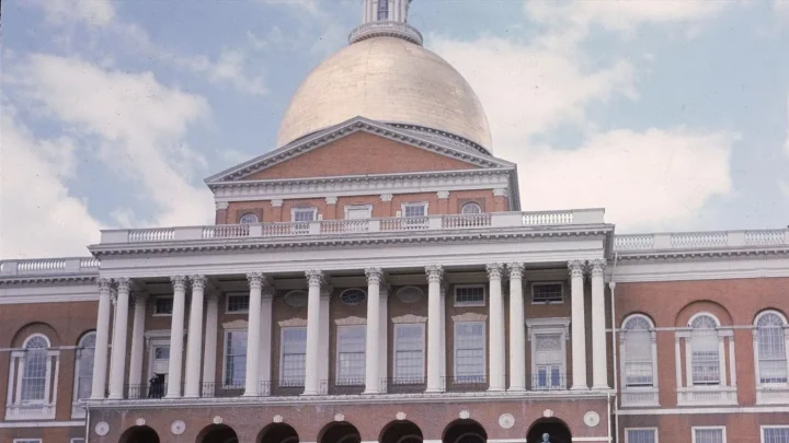 Massachusetts House passes bill loosening late-term abortion restrictions