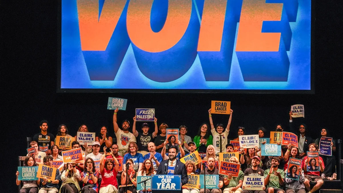 DemocraticSocialists_Mueller_AP_RyanMurphy-1
