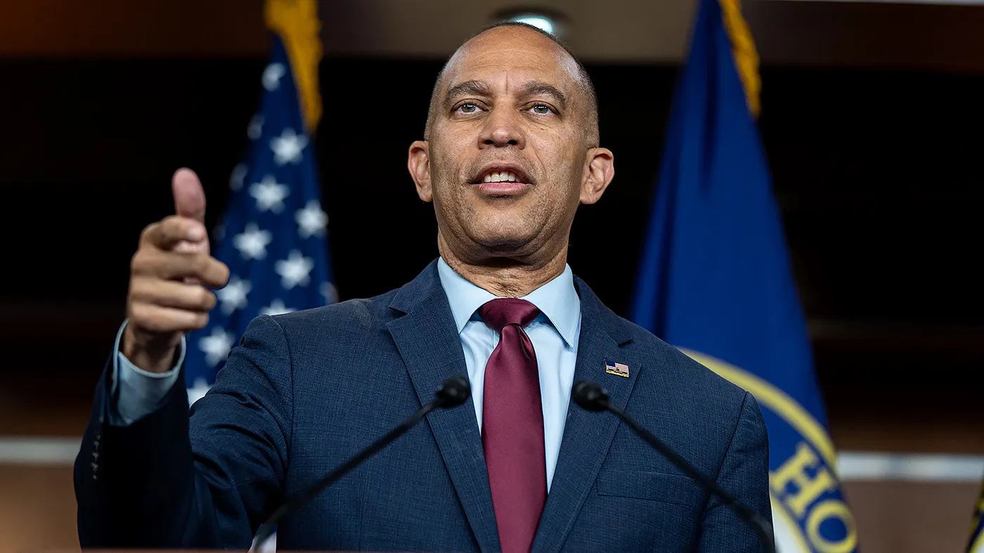 Hakeem Jeffries doubles down on Dems’ and affordability ahead of midterms