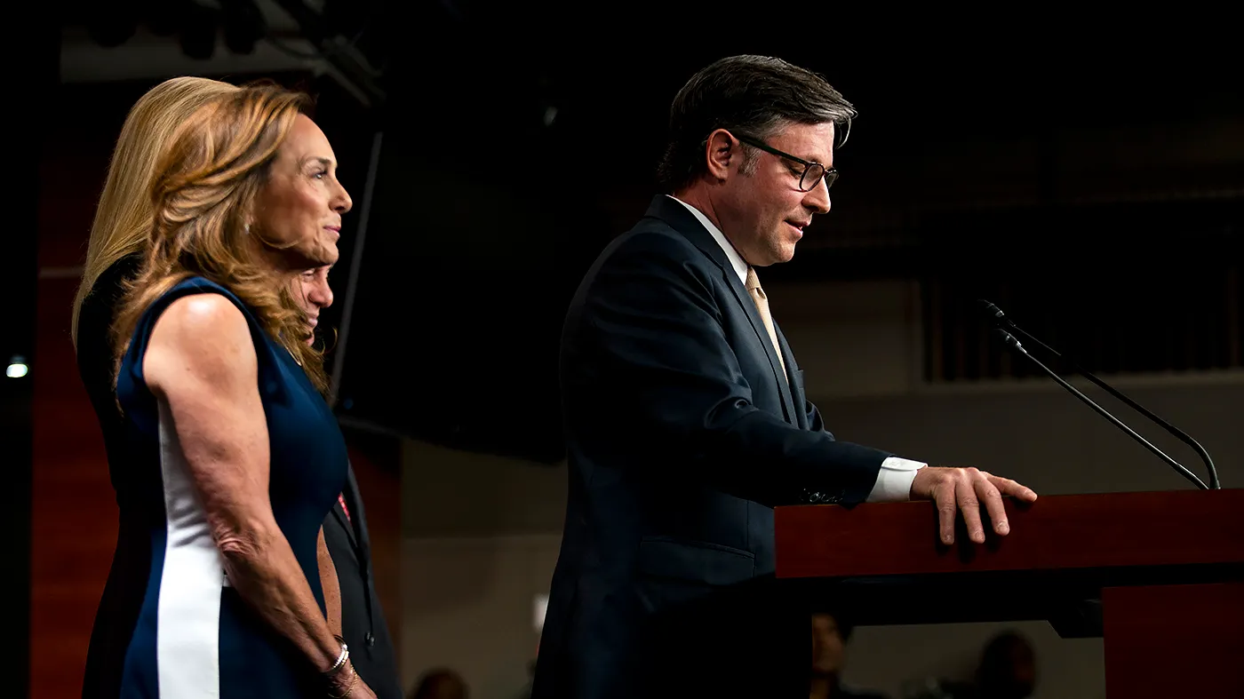 House cuts work short for second week as rebels freeze floor