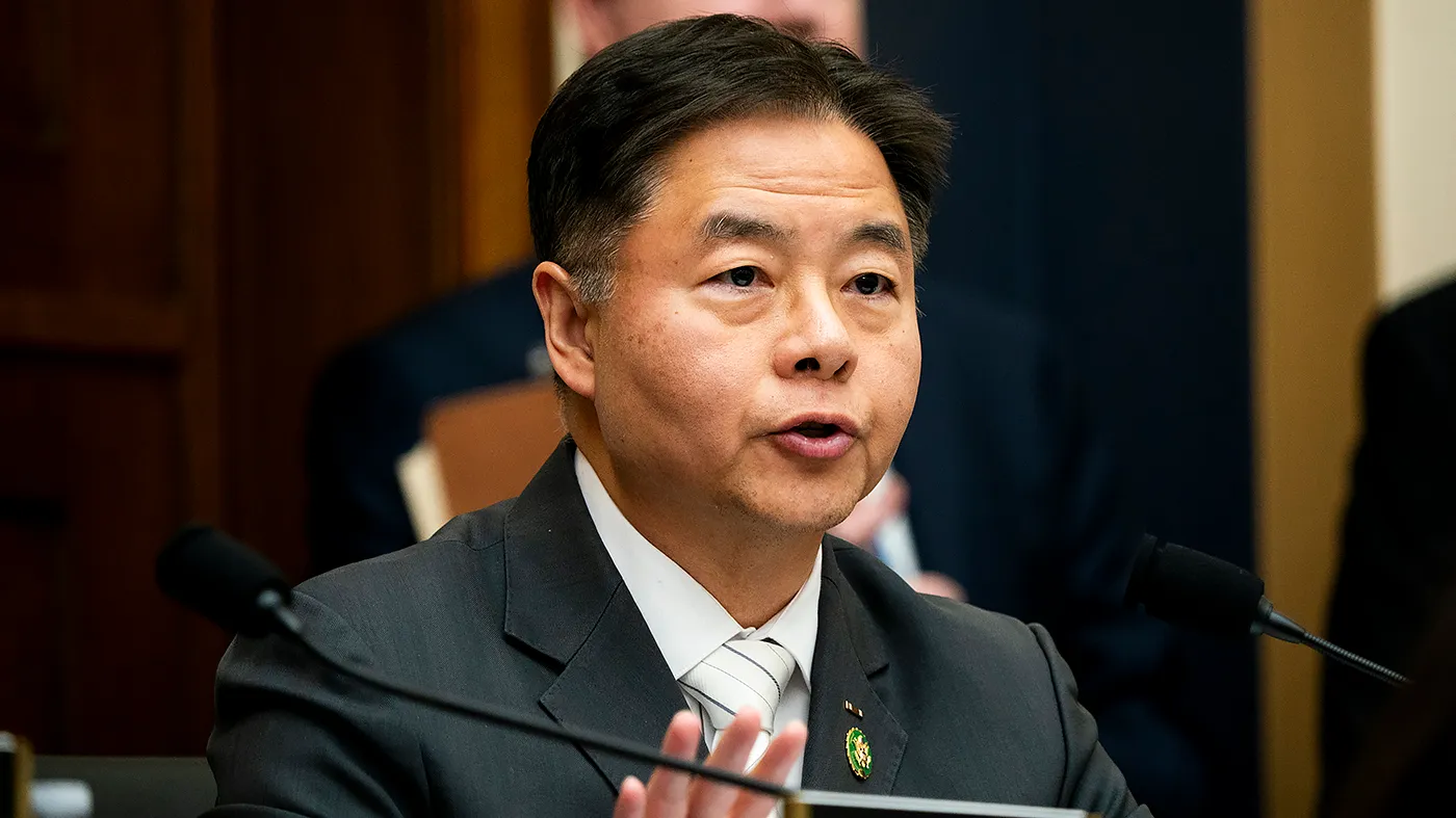 Top Democrat erupts at Waltz over troop deaths in Iran: ‘You should resign’