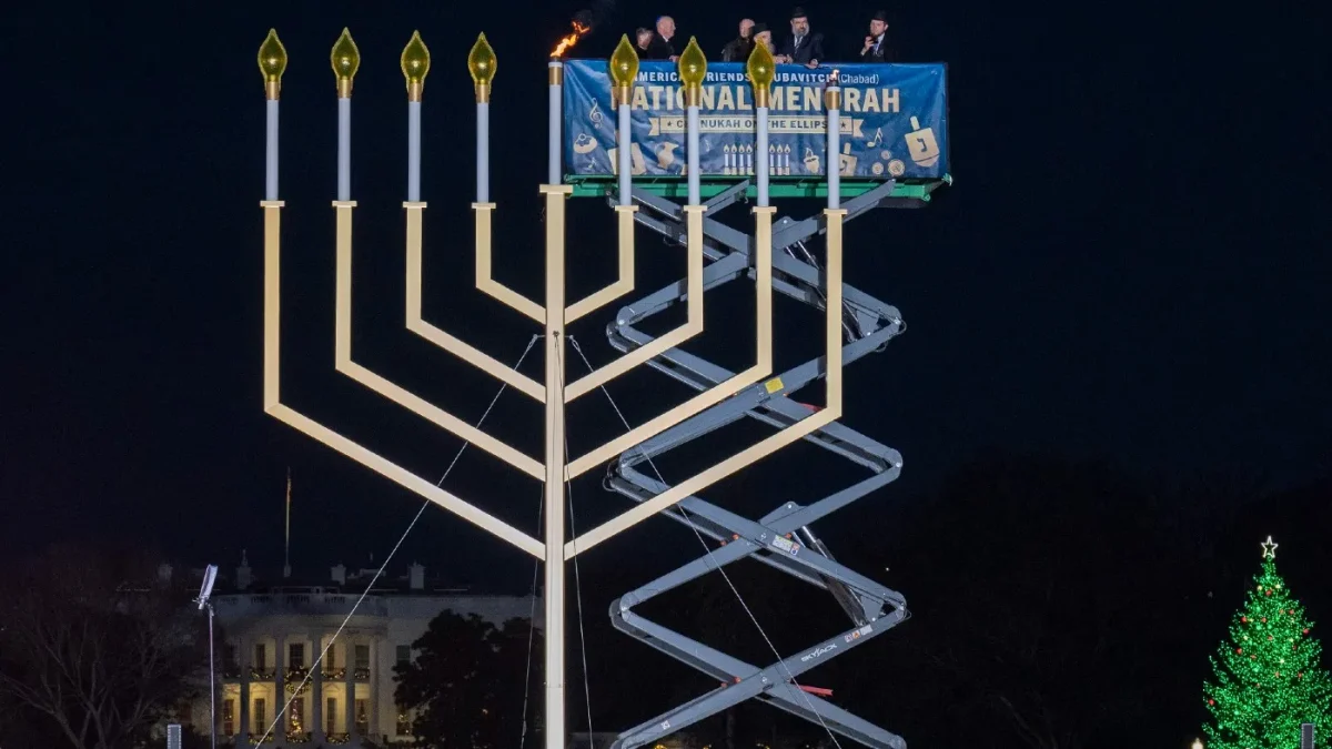 nationalmenorah_122524ap