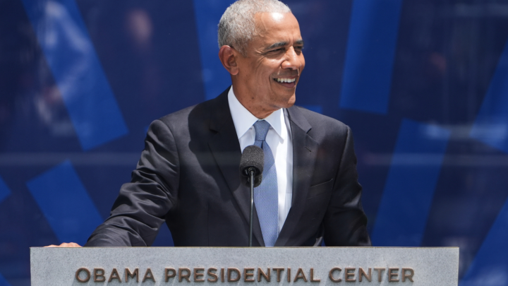 Obama offers his summer reading suggestions