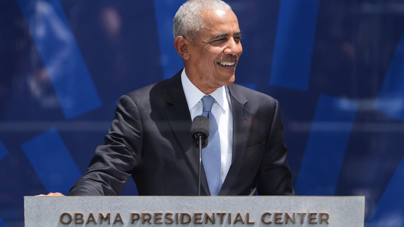 Obama offers his summer reading suggestions