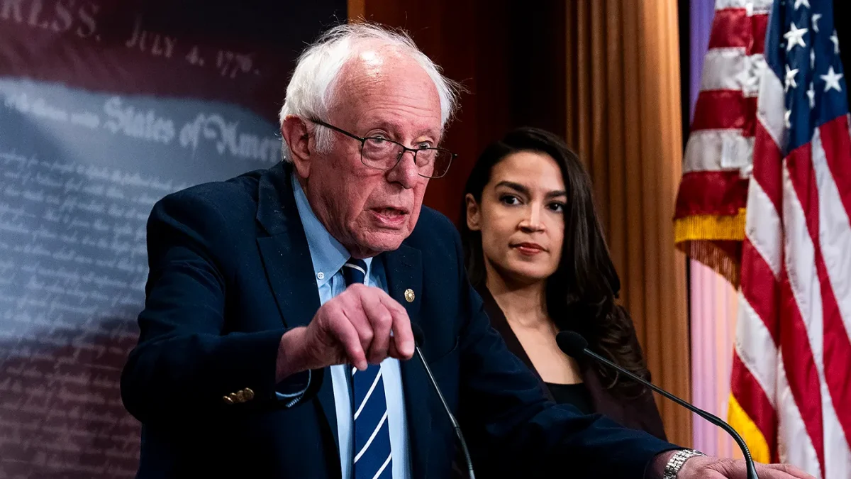 sandersbernie_ocasiocortezalexandria_032526gn04_w