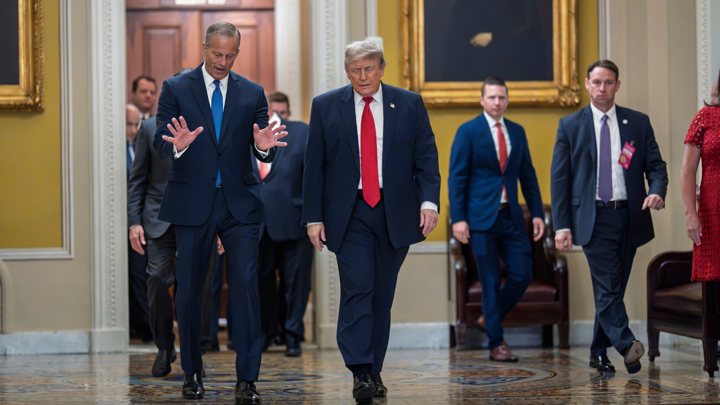 Trump-Republican infighting hands the Democrats a chance