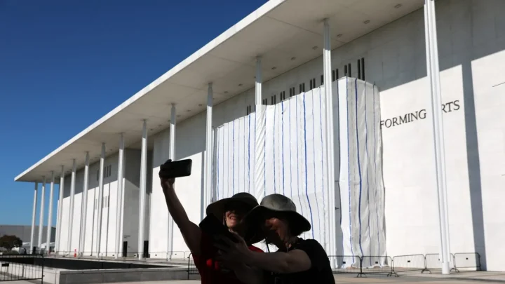 Board votes to close Kennedy Center during renovations