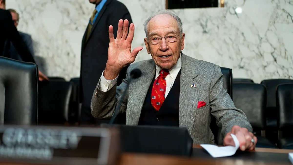 grassleychuck_080426gn02_w