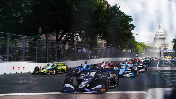 Live updates: Trump takes honor lap in IndyCar Grand Prix