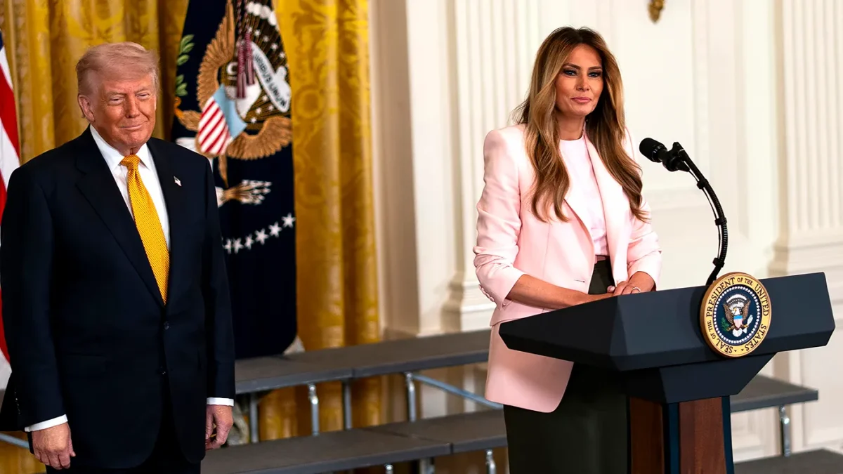trumpmelania_trumpdonald_050626gn03_w