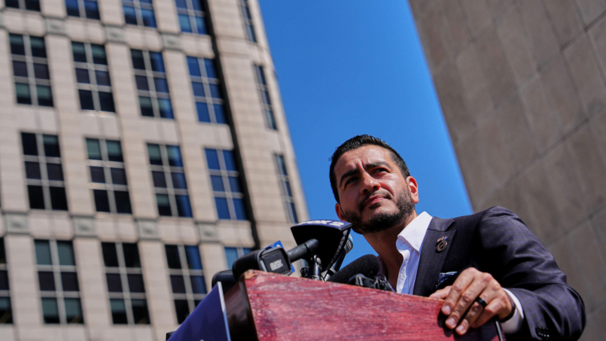 El-Sayed challenges Vance to weightlifting competition: ‘You talk a good game’