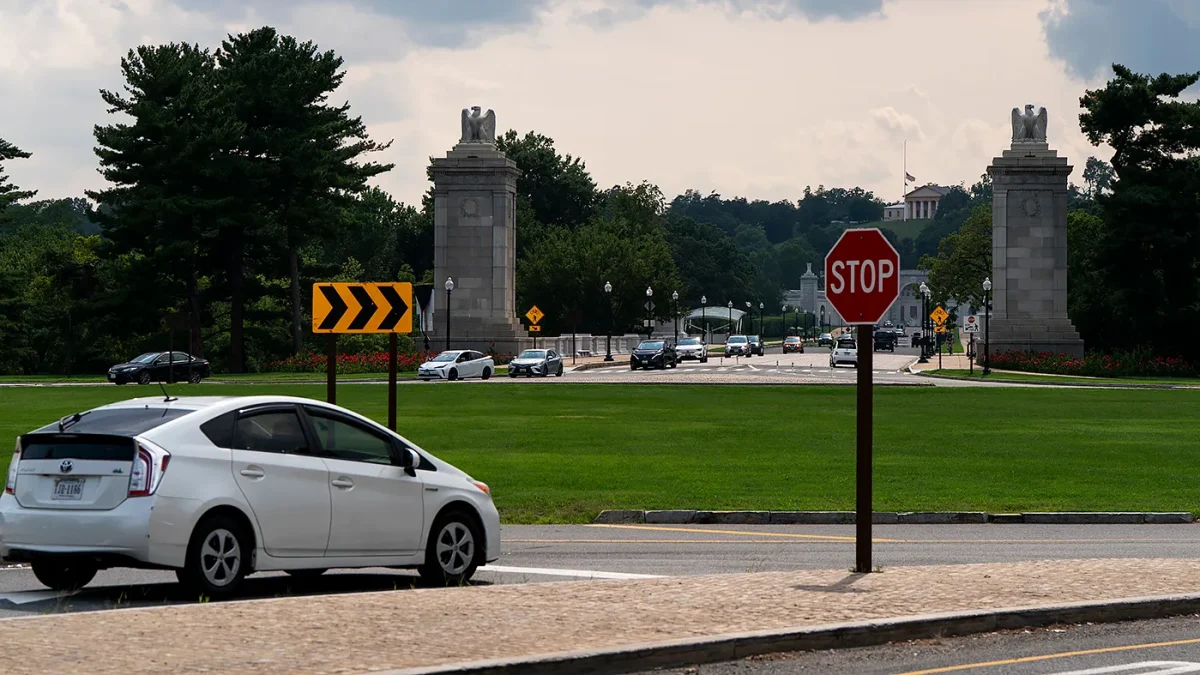 FAA says proposed Trump arch will require ‘eternal flame’ on top to alert pilots